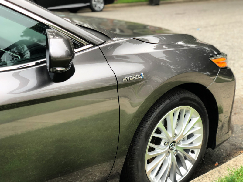 USED 2020 Toyota Camry XLE Hybrid: Safe, Fun and Cost-efficient 4-door Sedan 12 The 2020 Toyota Camry Hybrid Xle Is A Safe, Fun-To-Drive, Cost-Efficient Hybrid 4-Door Sedan For Small Families And Everyone In Between.