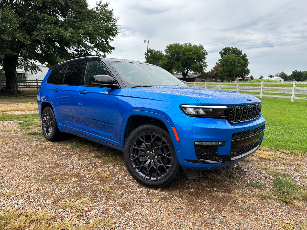 7 Wonderful 7 Passenger Luxury SUVS, At Home, at School - Or Neiman Marcus 12 2023 Jeep Grand Cherokee L
