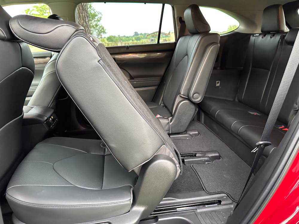 2023 Toyota Highlander AWD 3 Row SUV: The Goldilocks of SUVs? 4 2023 Toyota Highlander Awd Third Row