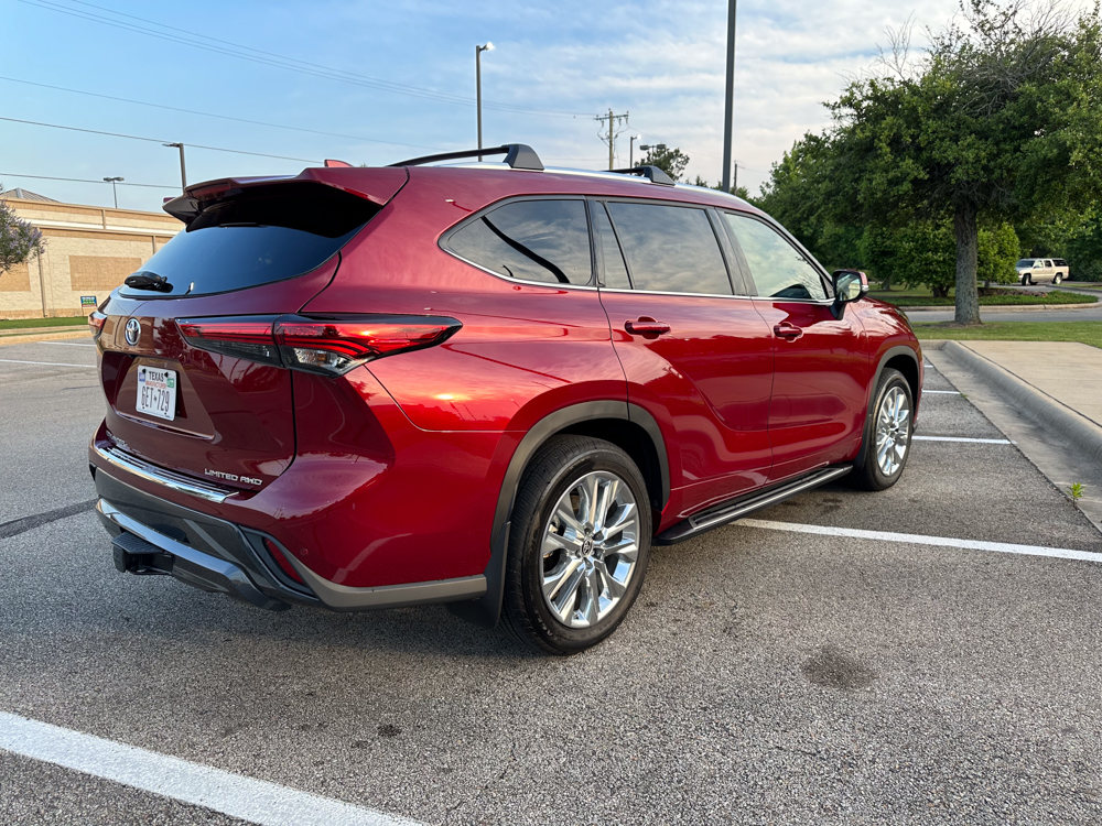 2023 Toyota Highlander AWD 3 Row SUV: The Goldilocks of SUVs? 6 2023 Toyota Highlander Awd