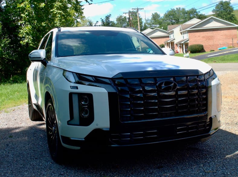 Hyundai Palisade Calligraphy Night Edition Review: One Badass 3-Row SUV 3 2024 Hyundai Palisade Calligraphy Night Edition Front Grille