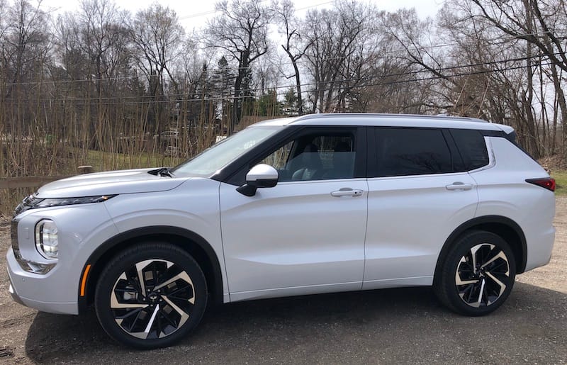 More Seats, Less Money: The Most Affordable 7-Seater SUVs - And One Worth the Splurge 5 2022 Mitsubishi Outlander