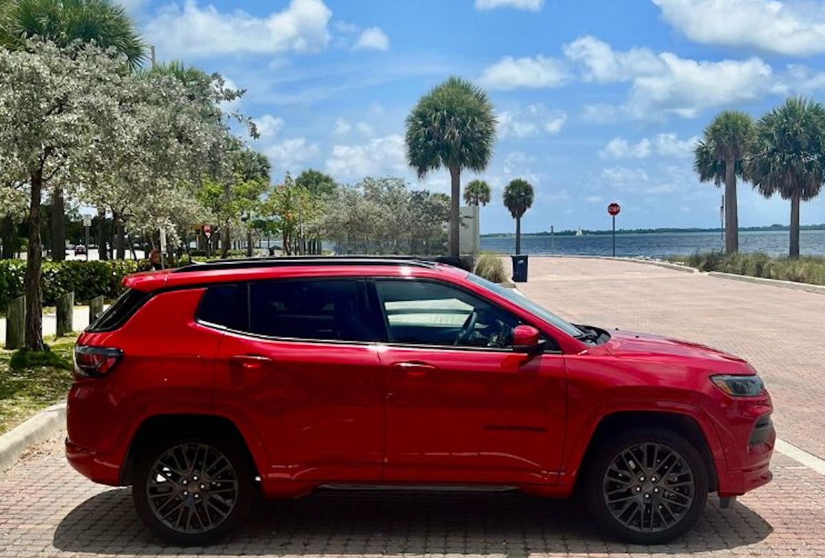 2023 Jeep Compass Compact SUV Review: Live Your Best Life 8 A Side View Of The 2023 Jeep Compass
