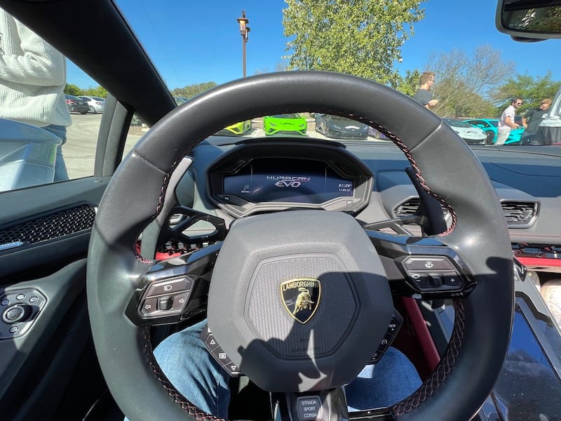7 Sexy Sports Cars That Will Make You want to Drive 19 The View From The Driver'S Seat In The Huracán