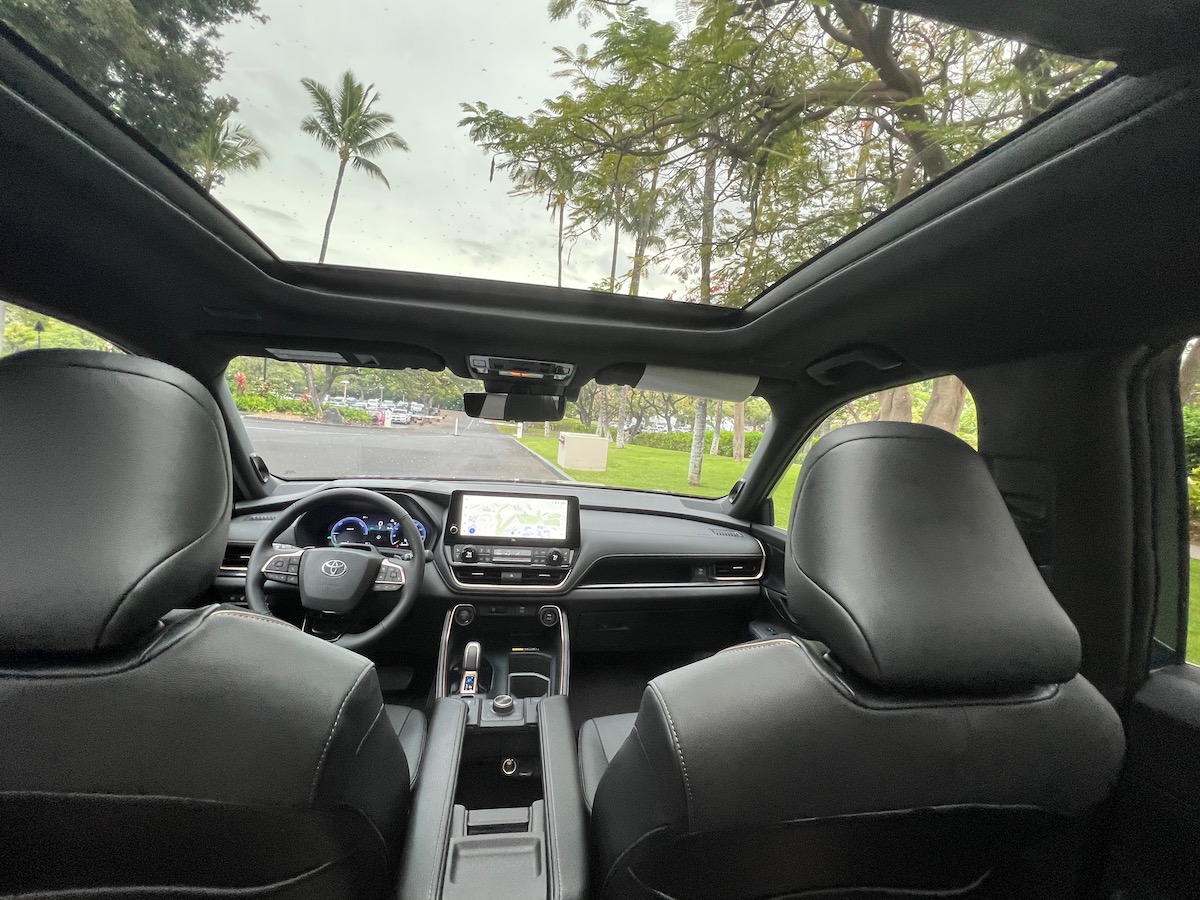 2024 Toyota Grand Highlander First Drive: A Roomy, Luxe 3-row SUV That’s Easy on Gas 15 Love This Panoramic Sunroof