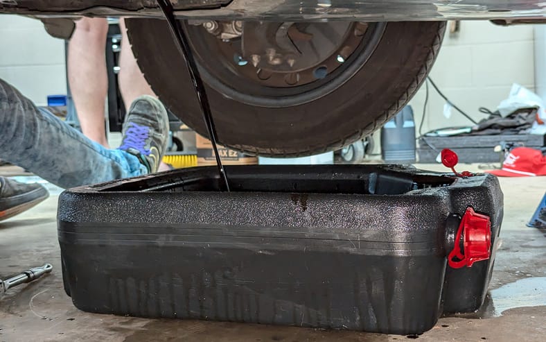 The Cost of an Oil Change Is a Lot Less If You Do It Yourself. Here's What You Need to Know 7 Oil Changes Diy Car Maintenance