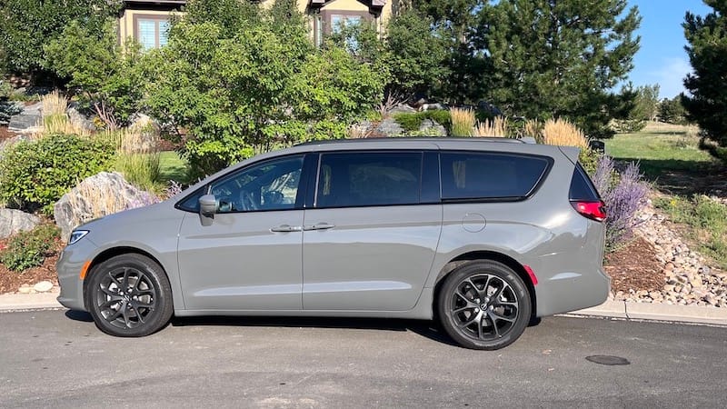 Buy This Not That: The Best Used Cars That Are Just as Good As New 11 Profile Of The 2022 Chrysler Pacifica Minivan. Photo: Sara Lacey