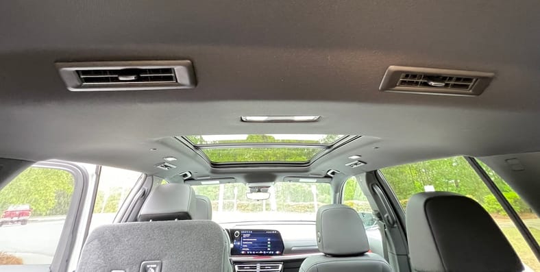The 2024 Chevrolet Traverse Redesign: Why This Family SUV Is the Best Yet 12 Rear Vents In The Ceiling Are Gold