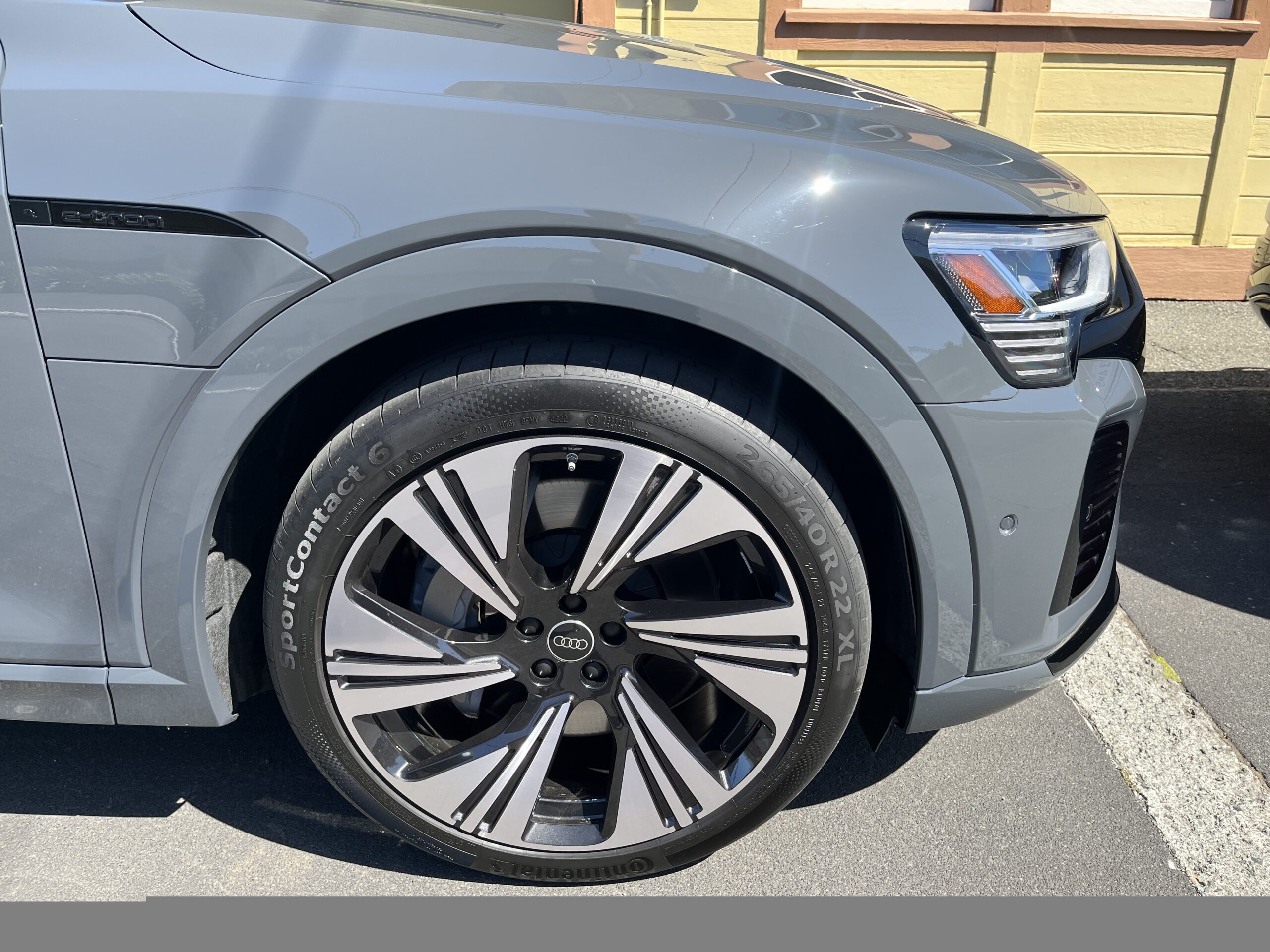 Buying New Tires? Dos & Don'ts to Find Your Best Fit 4 The Audi E-Tron Badge And Its Fancy Wheels
