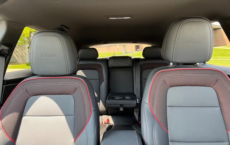 Chevy Equinox EV vs. Chevy Blazer EV: How to Tell Which Electric Car Is Right For You 6 The Cabin In The Chevrolet Equinox Ev Rs2