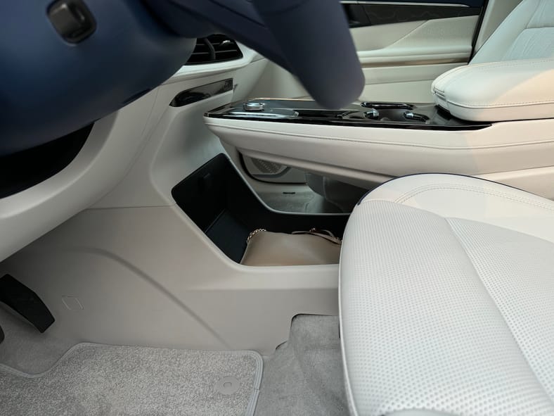 2025 Buick Enclave First Drive: This Modern, Elegant 3-row SUV Is All That, and More 4 The Floating Center Console In The 2025 Buick Enclave