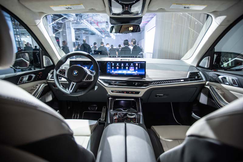 7 Wonderful 7 Passenger Luxury SUVS, At Home, at School - Or Neiman Marcus 5 The Front Cabin Of The Bmw X7