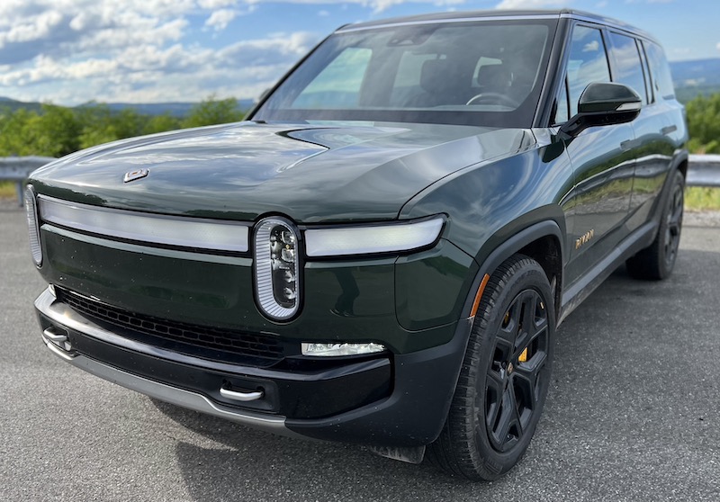 7 Wonderful 7 Passenger Luxury SUVS, At Home, at School - Or Neiman Marcus 14 The Front End Of The Rivian R1S. Photo: Scotty Reiss