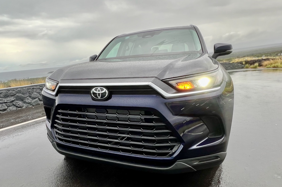 2024 Toyota Grand Highlander First Drive: A Roomy, Luxe 3-row SUV That’s Easy on Gas 5 The Front Face Of The 2024 Toyota Grand Highlander