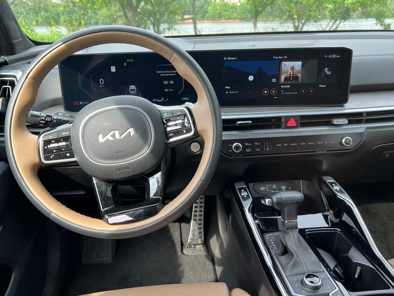 2024 Kia Sorento X-Pro Review: Modern Style and Great Comfort in a Family SUV 5 The Front Seat In The Kia Sorento X-Pro