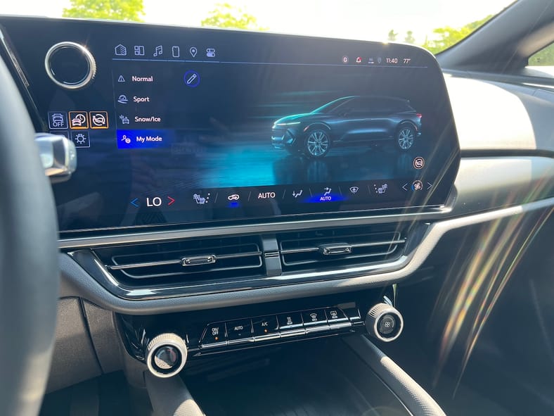 2024 Chevrolet Equinox EV First Drive: There’s A Lot to Love In This Compact Electric SUV 7 The Multimedia System In The Chevrolet Equinox Ev