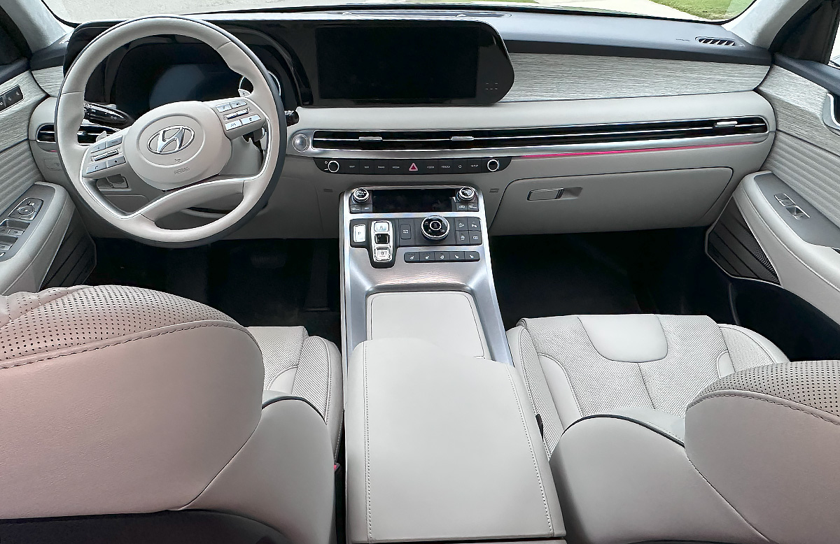 Why I Bought a Hyundai Palisade 3-Row SUV 4 The View Of The Front Row In The Hyundai Palisade Calligraphy. Look At All The Gorgeous Details. Jana