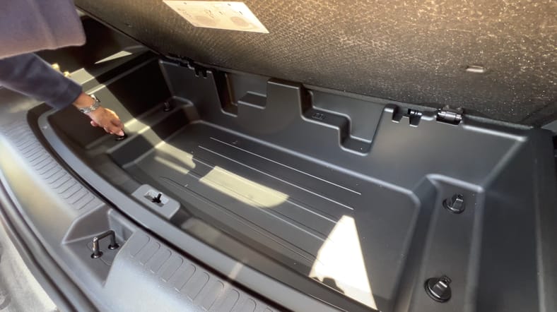 The 2024 Chevrolet Traverse Redesign: Why This Family SUV Is the Best Yet 13 There'S A Deep Storage Bin Under The Rear Cargo Floor